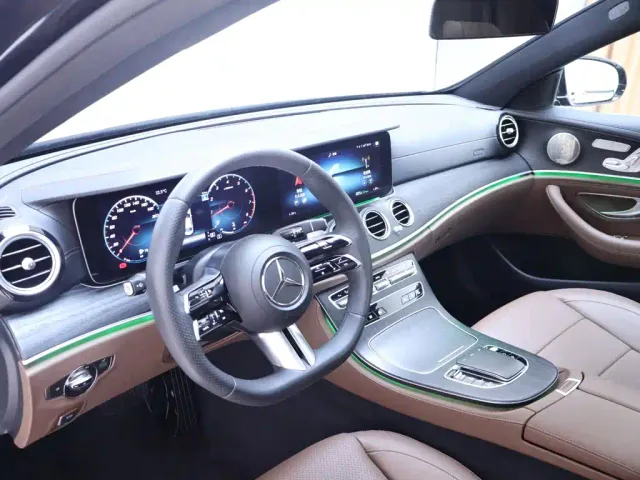 Mercedes-Benz E-Class — Фото автомобиля 11