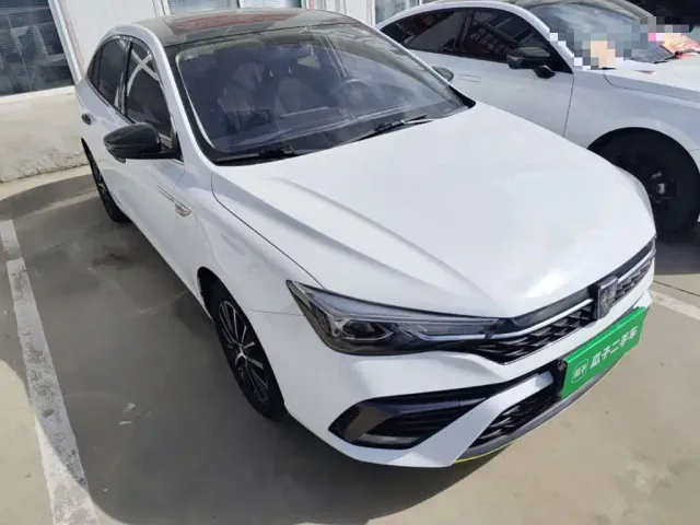 Roewe i5 — Фото автомобиля 4