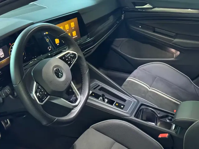 Volkswagen Golf — Фото автомобиля 9
