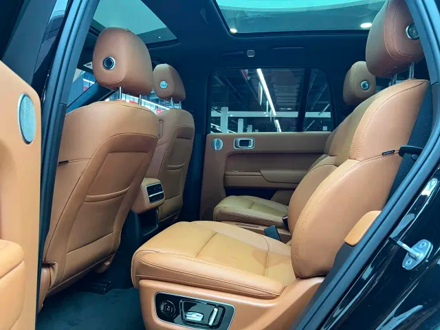 Li Auto L8 — Фото автомобиля 15