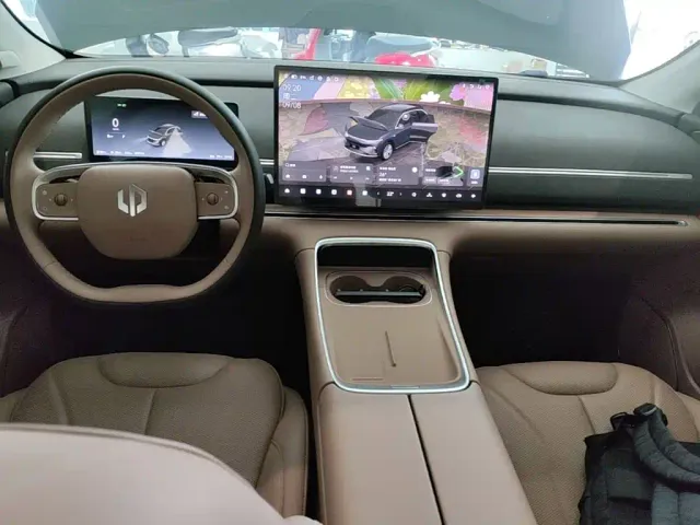 Leapmotor C11 — Фото автомобиля 9