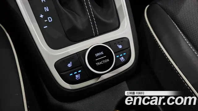 Hyundai Venue — Фото автомобиля 29