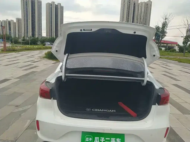 Changan Eado — Фото автомобиля 18