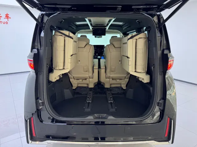 Toyota Vellfire — Фото автомобиля 11