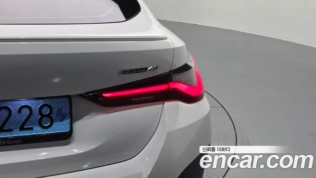 BMW i4 — Фото автомобиля 22