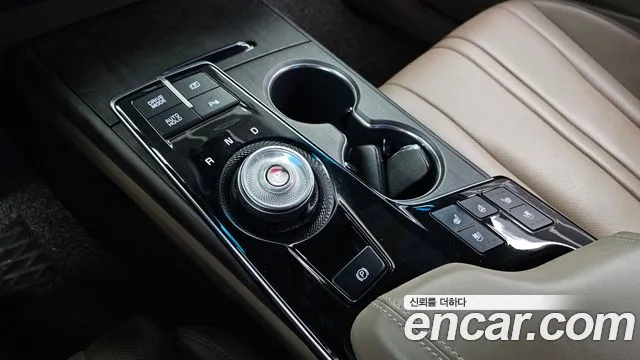 Kia K8 Hybrid — Фото автомобиля 12