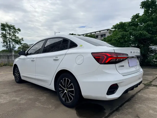 Roewe i5 — Фото автомобиля 8