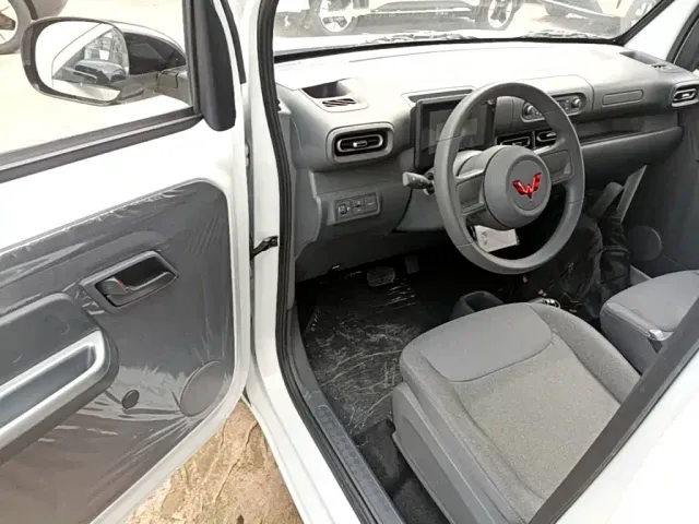 Wuling Zhiguang NEV — Фото автомобиля 15