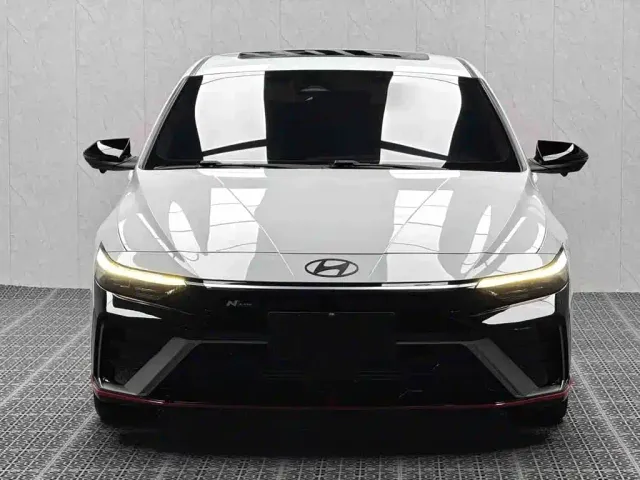 Hyundai Elantra — Фото автомобиля 2
