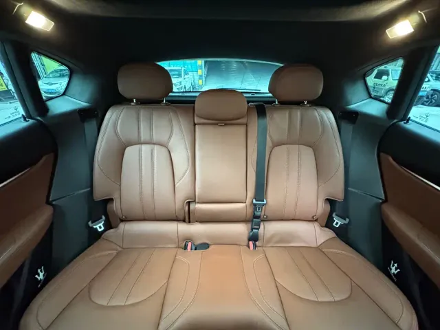 Maserati Levante — Фото автомобиля 18