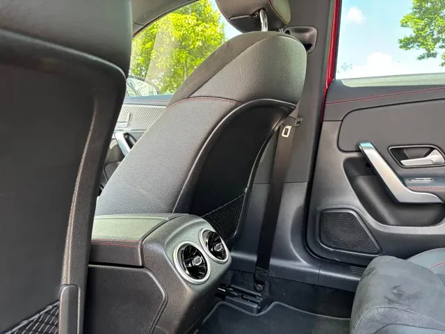 Mercedes-Benz A-Class — Фото автомобиля 19