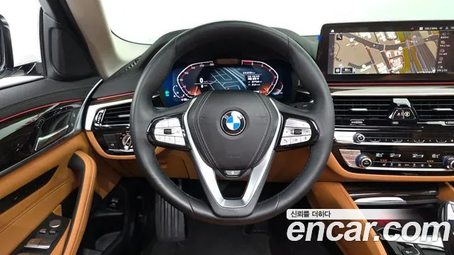 BMW 5 Series — Фото автомобиля 12