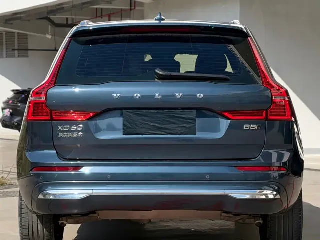Volvo XC60 — Фото автомобиля 5