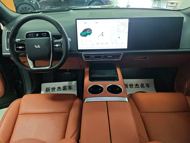 Li Auto L9 — Фото автомобиля 10