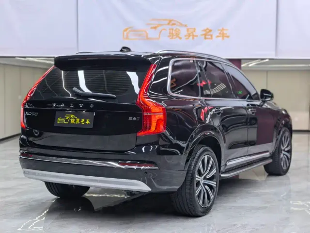 Volvo XC90 — Фото автомобиля 6