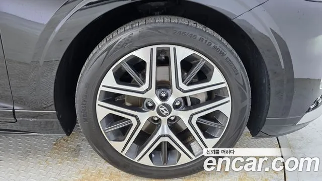 Hyundai Grandeur Grandeur (GN7) 2.5 Бензин 2WD — Фото автомобиля 18
