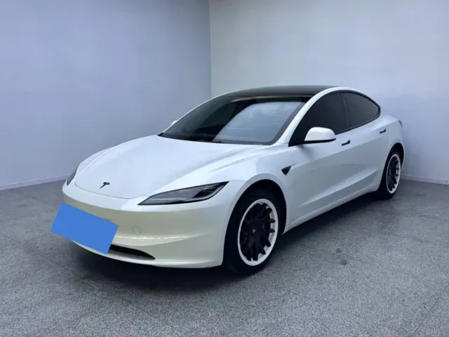 Фотография автомобиля — Tesla Model 3
