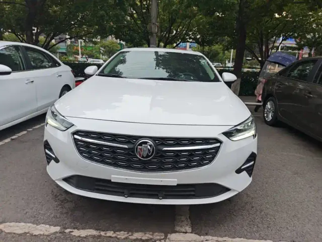 Buick Regal — Фото автомобиля 2