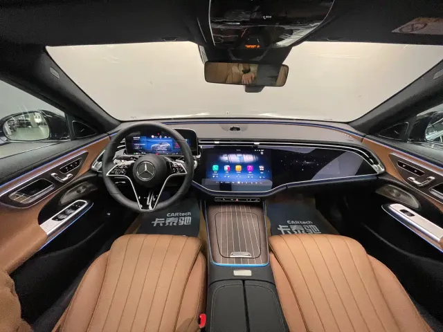 Mercedes-Benz E-Class — Фото автомобиля 9