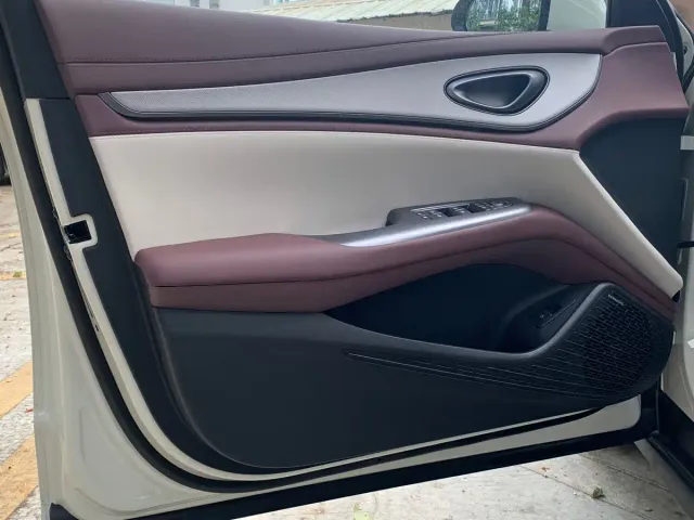 BYD Seal 07 DM-i — Фото автомобиля 5
