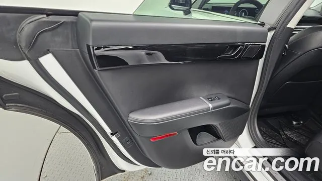 Hyundai Grandeur GN7 — Фото автомобиля 14