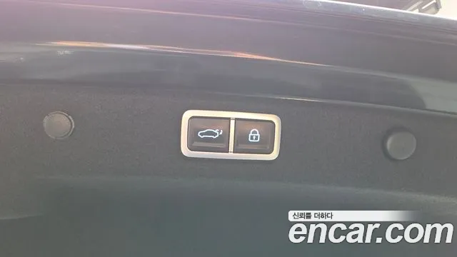 Hyundai Grandeur Grandeur (GN7) 2.5 Бензин 2WD — Фото автомобиля 15
