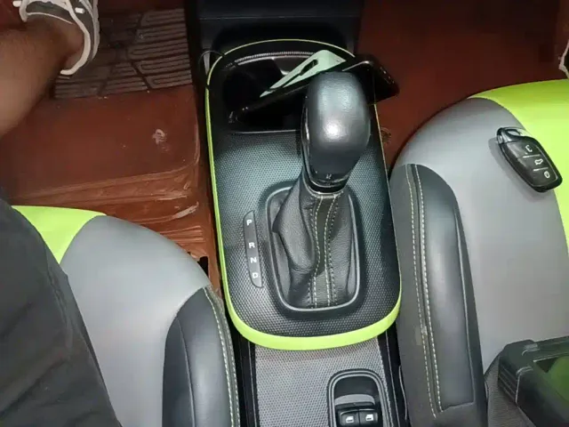 Roewe Clever — Фото автомобиля 13