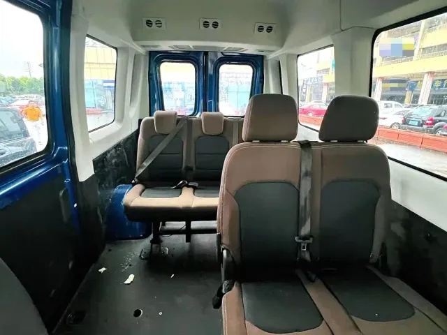 Iveco Daily — Фото автомобиля 3