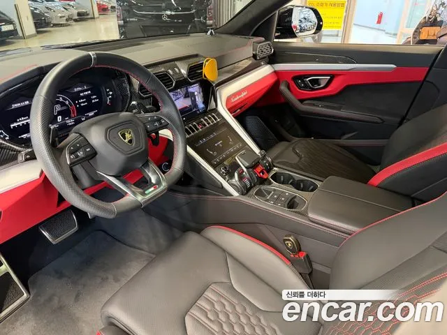 Lamborghini Urus — Фото автомобиля 11