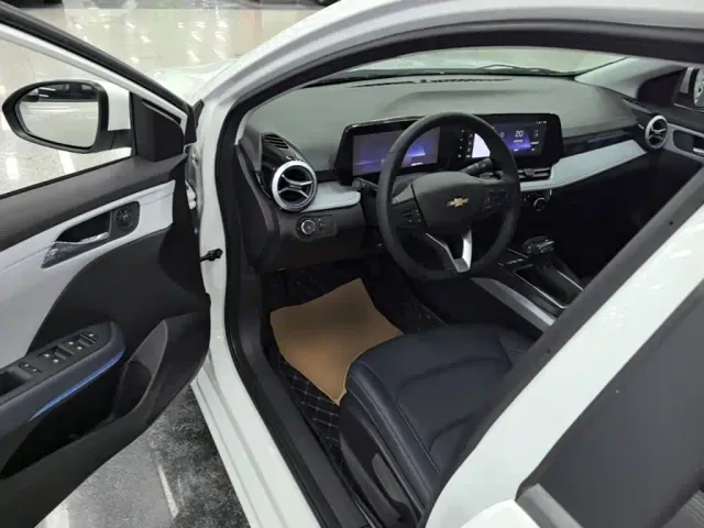 Chevrolet Monza — Фото автомобиля 15