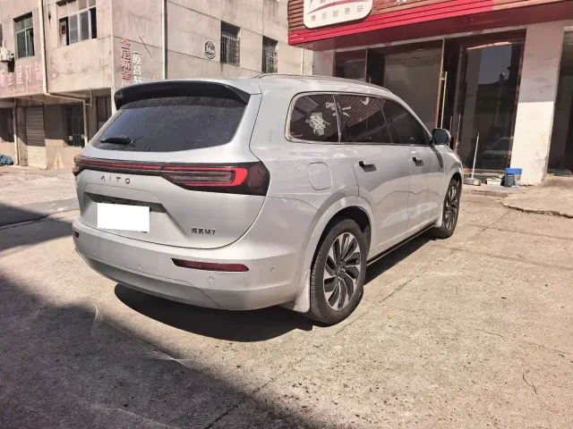 Aito M7 — Фото автомобиля 4