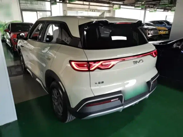 BYD Yuan UP — Фото автомобиля 4