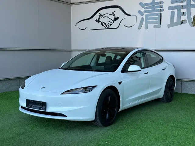Фотография автомобиля — Tesla Model 3