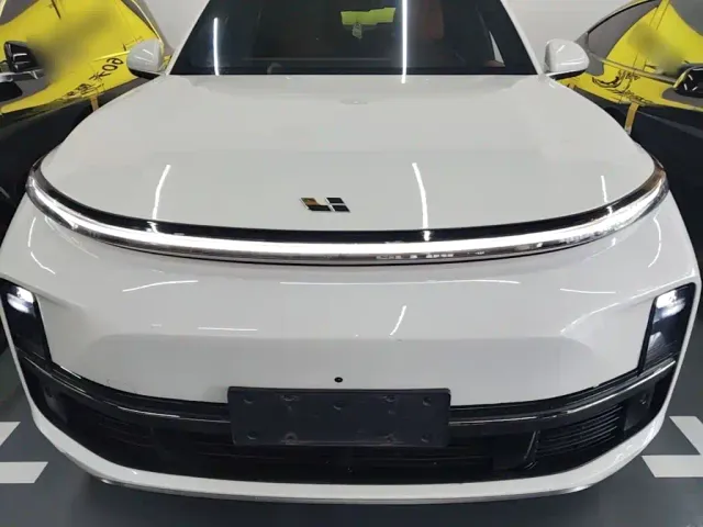 Li Auto L8 — Фото автомобиля 2