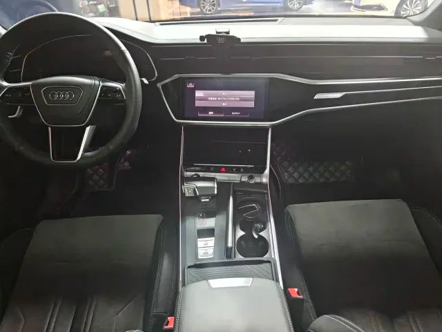 Audi A6L — Фото автомобиля 8