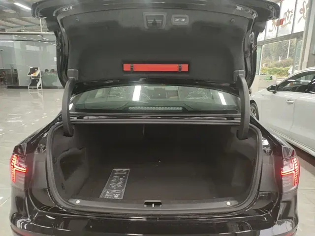 Volvo S90 — Фото автомобиля 18