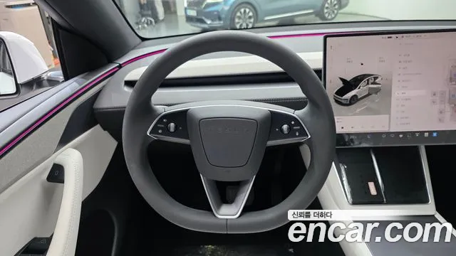Tesla Model Y — Фото автомобиля 13