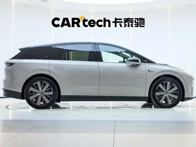 Li Auto Li Auto i6 2025 4WD Base Model — Фото автомобиля 8