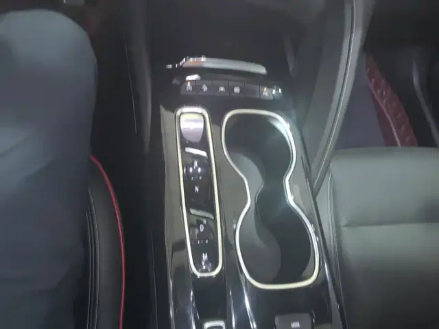 Buick Envision S — Фото автомобиля 16