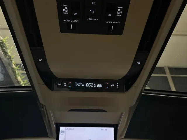 Toyota Alphard — Фото автомобиля 12
