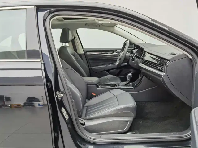 Volkswagen Passat — Фото автомобиля 23