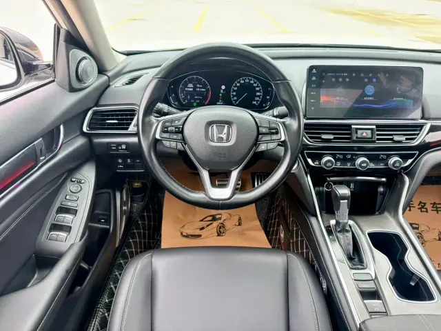 Honda Accord — Фото автомобиля 9