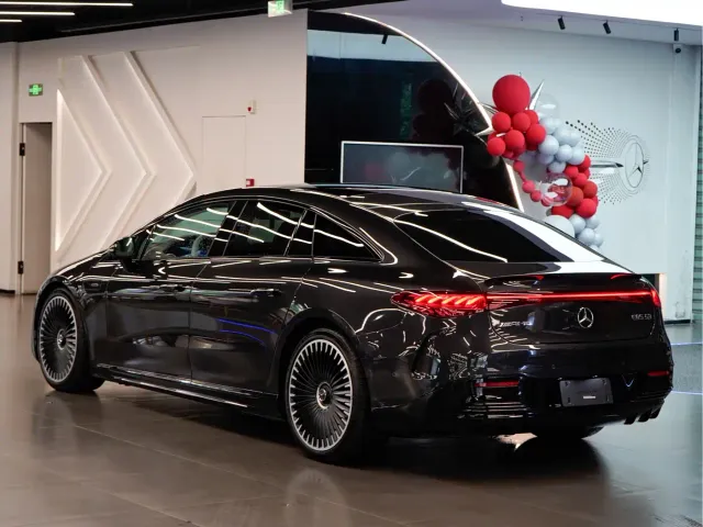Mercedes-Benz EQS AMG — Фото автомобиля 7