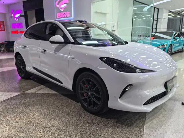 IM Motors LS6 — Фото автомобиля 11