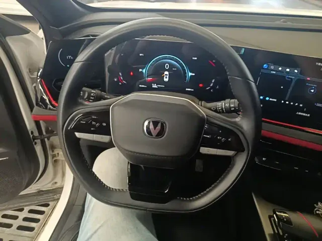 Changan X5 Plus — Фото автомобиля 10