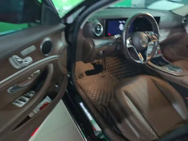 Mercedes-Benz E-Class — Фото автомобиля 15