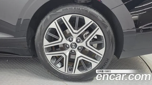 Hyundai Grandeur GN7 — Фото автомобиля 6