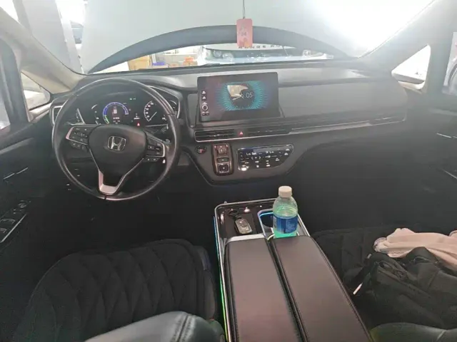 Honda Elysion — Фото автомобиля 5