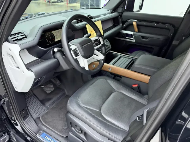 Land Rover Defender — Фото автомобиля 13