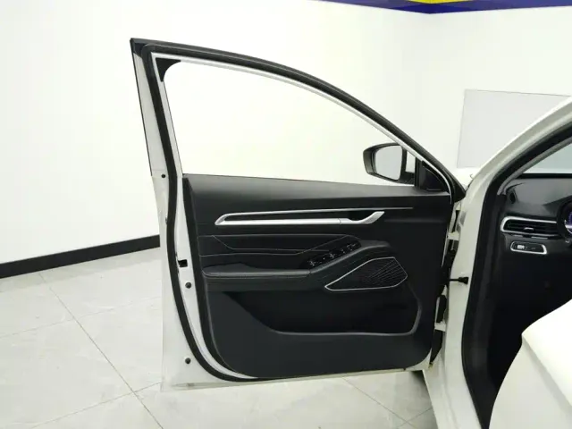 Geely Emgrand — Фото автомобиля 7